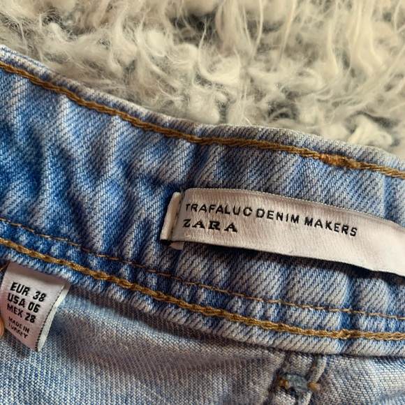 SOLD‼️ Zara Denim Short - Picture 5 of 5